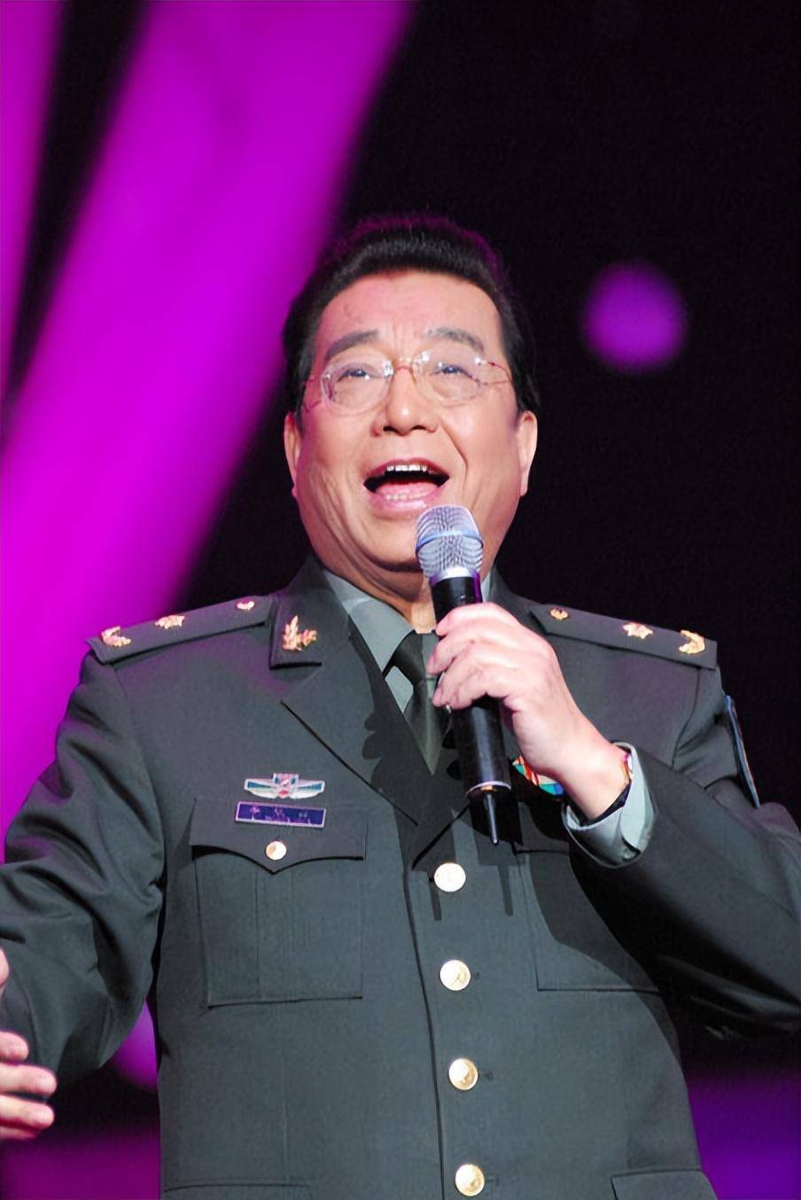 儿子老婆定居美国,85岁李双江却落魄潦倒,正应验了杨洪基的预言