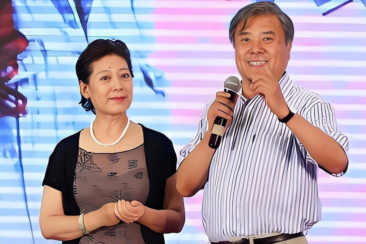 她是国家一级演员,被丈夫无数次殴打后,看着发抖儿子,选择离婚