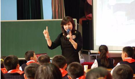 清华附小校长窦桂梅:新课改之后"语文为王"的时代已然开启