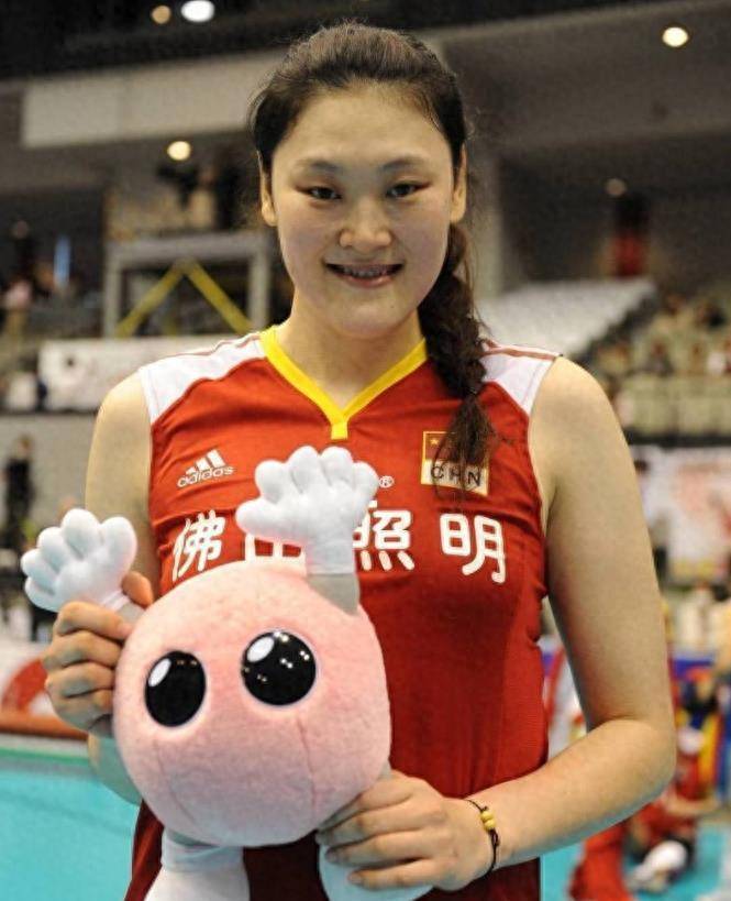 "女排重炮手"王一梅:陈忠和看重却遭郎平弃用,遗憾退役意难平