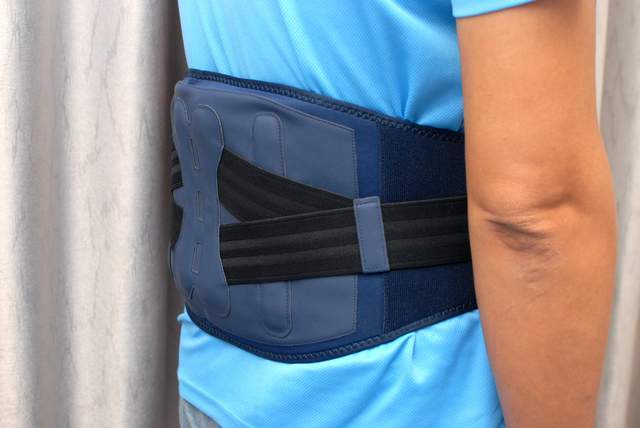 气囊震动双驱动,按摩仪护腰新选择:未野AGVIEE腰部按摩器测评