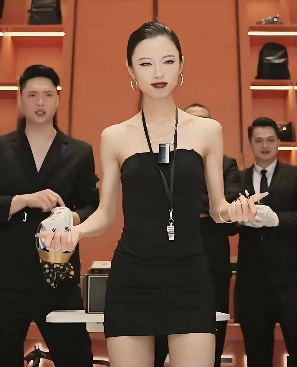 澳门coco姐真实身份揭秘:直播间在广州 大牌全是假冒伪劣?(图19)