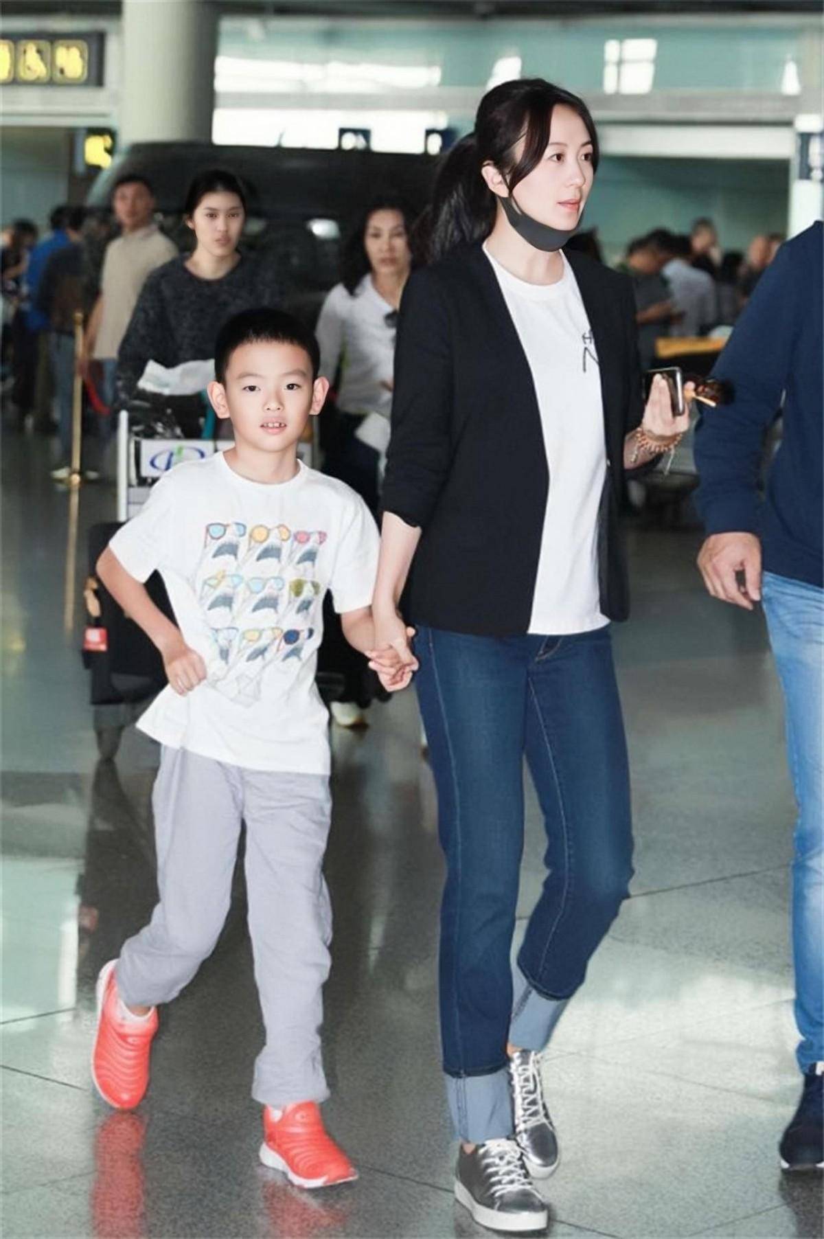 演员杨童舒:不追求名利,嫁圈外丈夫,如今一家三口幸福甜蜜