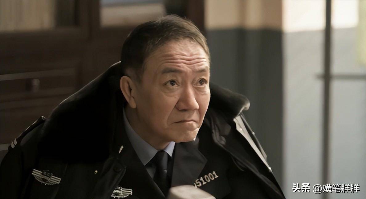 挤眉弄眼就别演警察,看了田雨才知《黑白诀》杨旭文演技有多拉胯