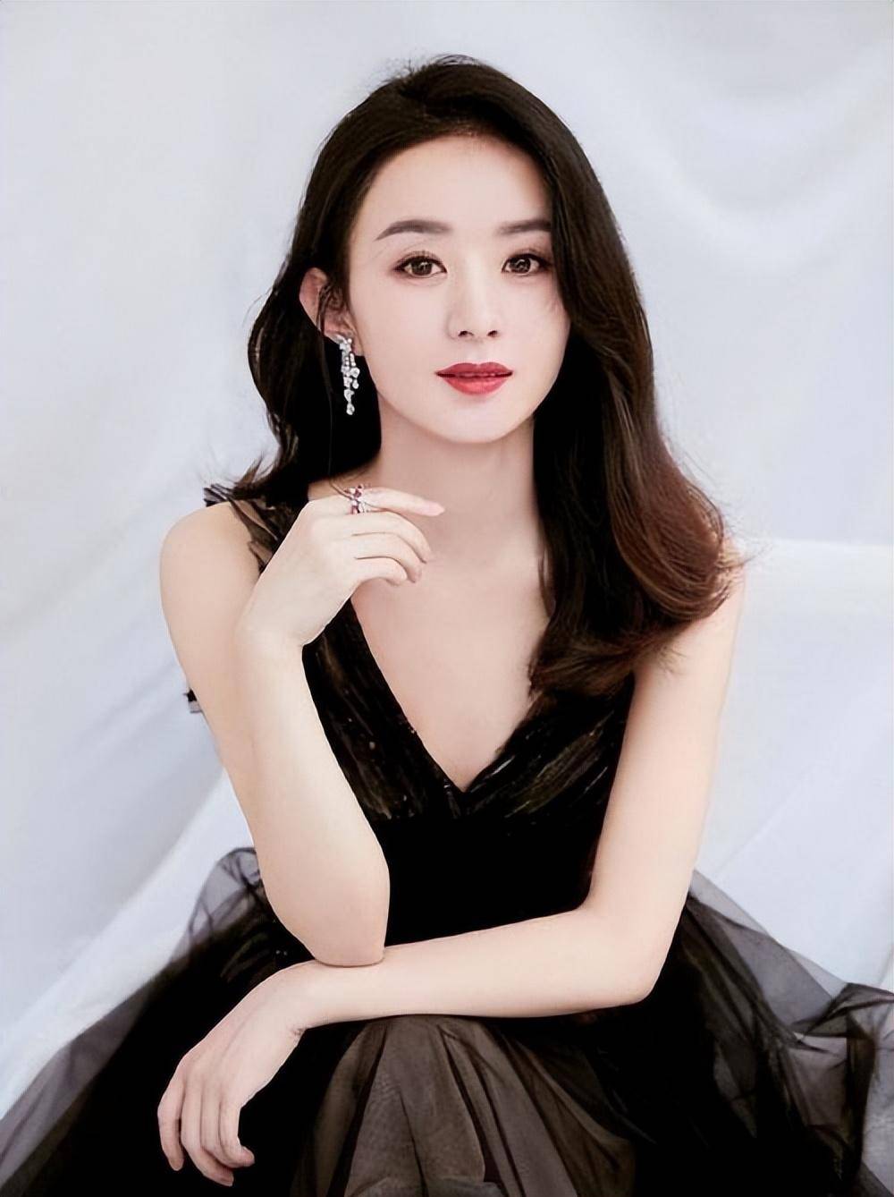 37岁赵丽颖深夜发文,离婚3年后宣布喜讯!