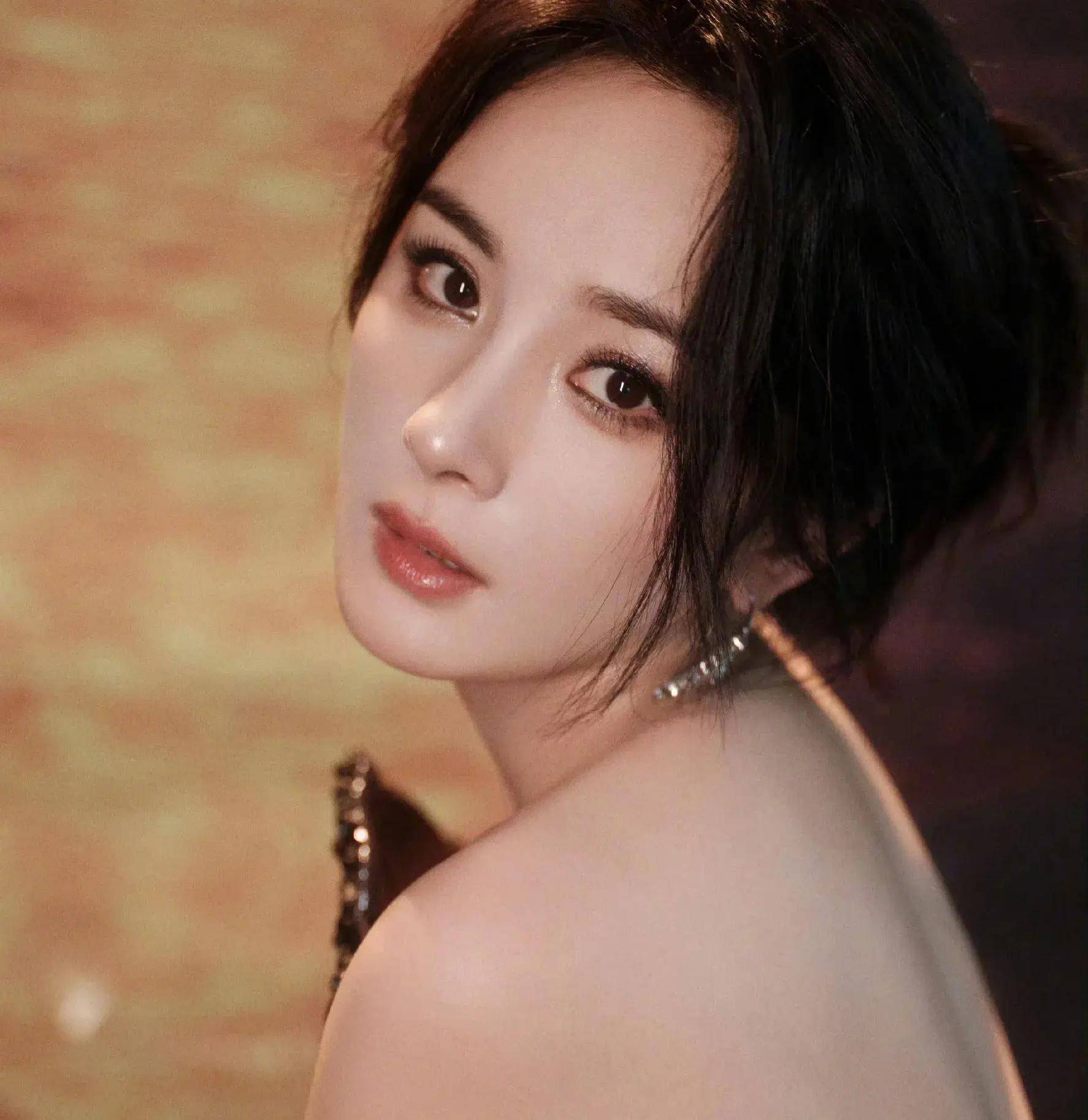 王者荣耀共创之夜:杨幂再次让观众惊艳!