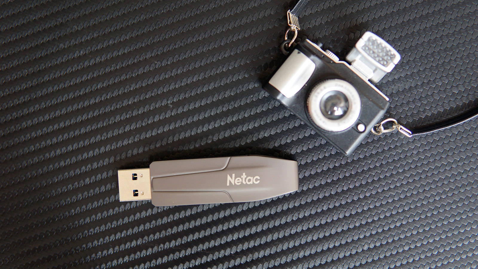 多场景应用下的速度与激情，朗科（Netac）1TB USB3.2 超疾速固态U盘！