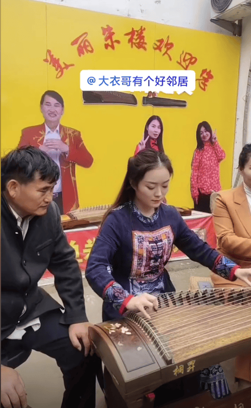 大衣嫂带娃他连看都不看,除了吃喝就是唱歌_朱之文_孩子_陈萌
