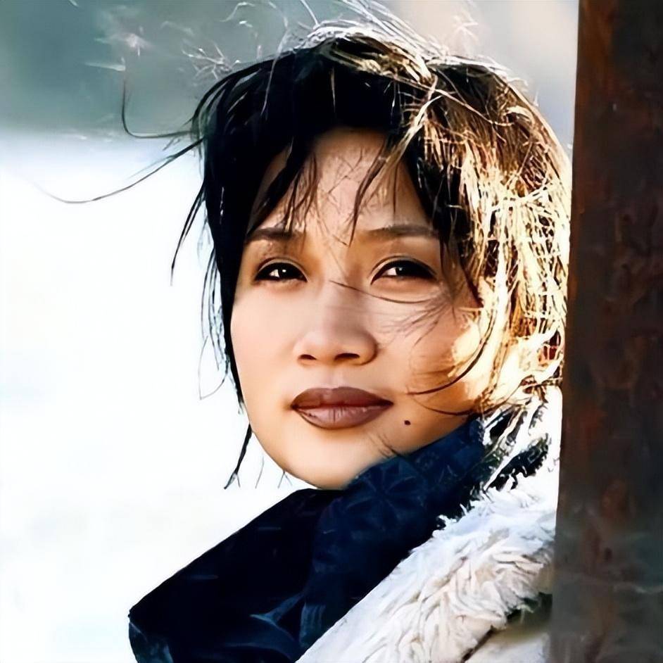 李娜出家已26年:80岁老母亲含泪陪她住寺庙,如今她们过得怎样?