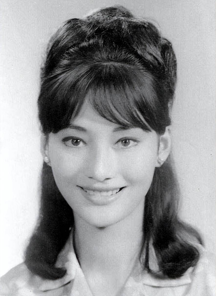 美貌堪称"邵氏第一",她是演员尹子维母亲,颜值甩徐冬冬几条街