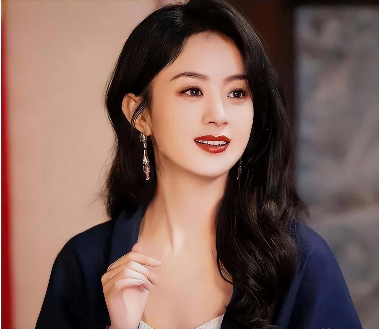离婚3年后,37岁赵丽颖深夜发文,高调宣布喜讯,终于等到这一天_冯绍峰
