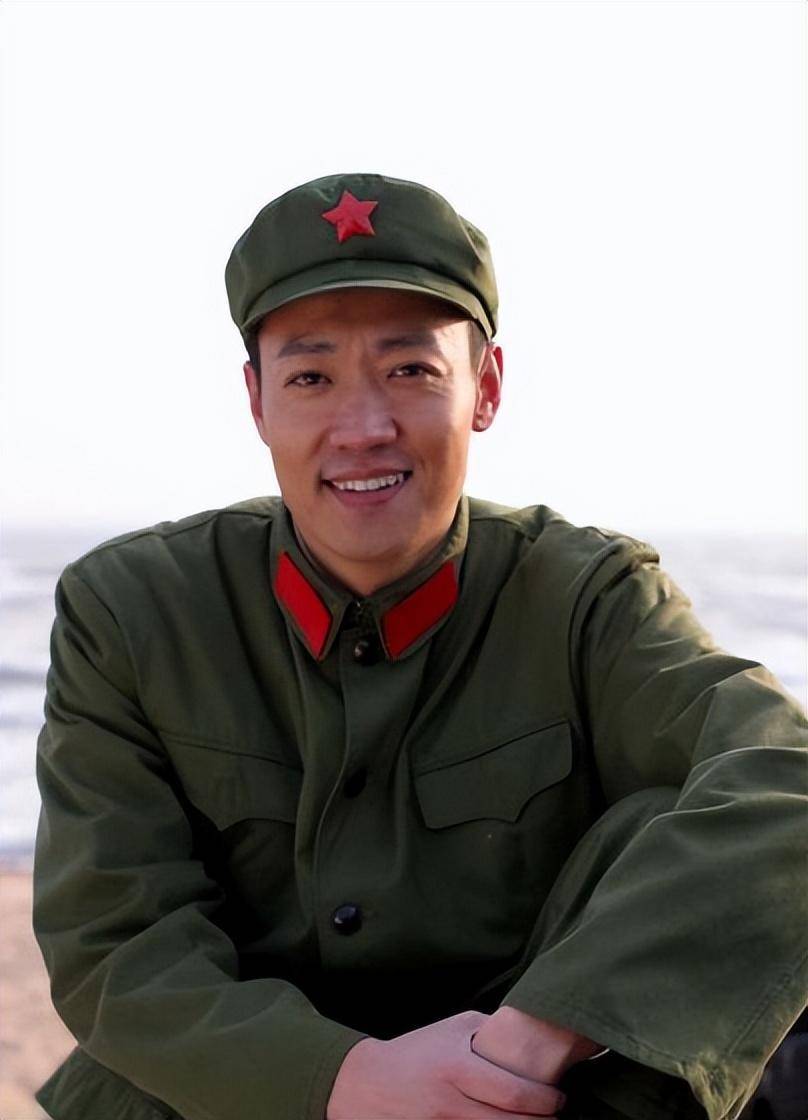 事实证明,逐渐"消失"的辛柏青,已走上男演员的另一条大道