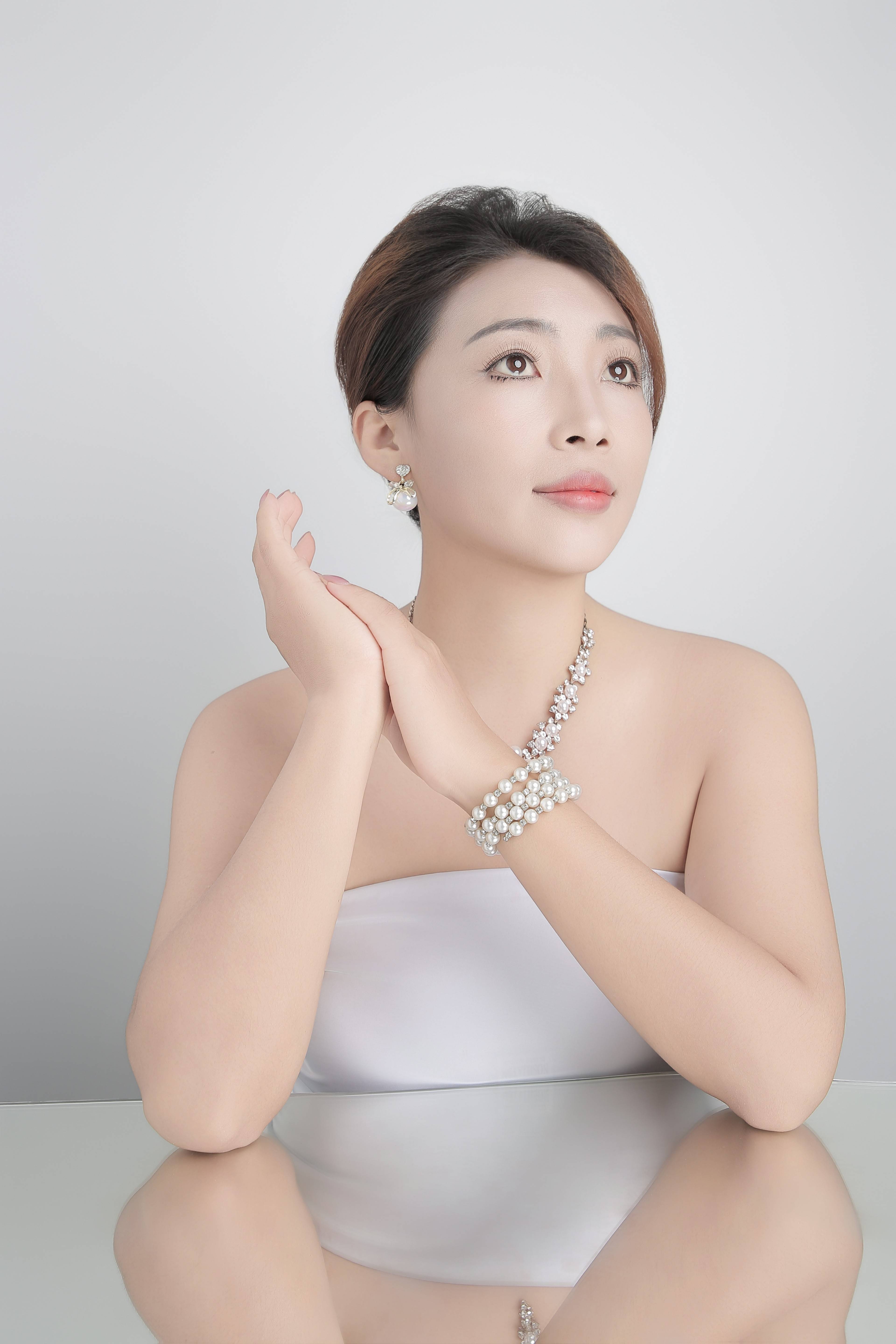 新人方方:绽放独特光彩