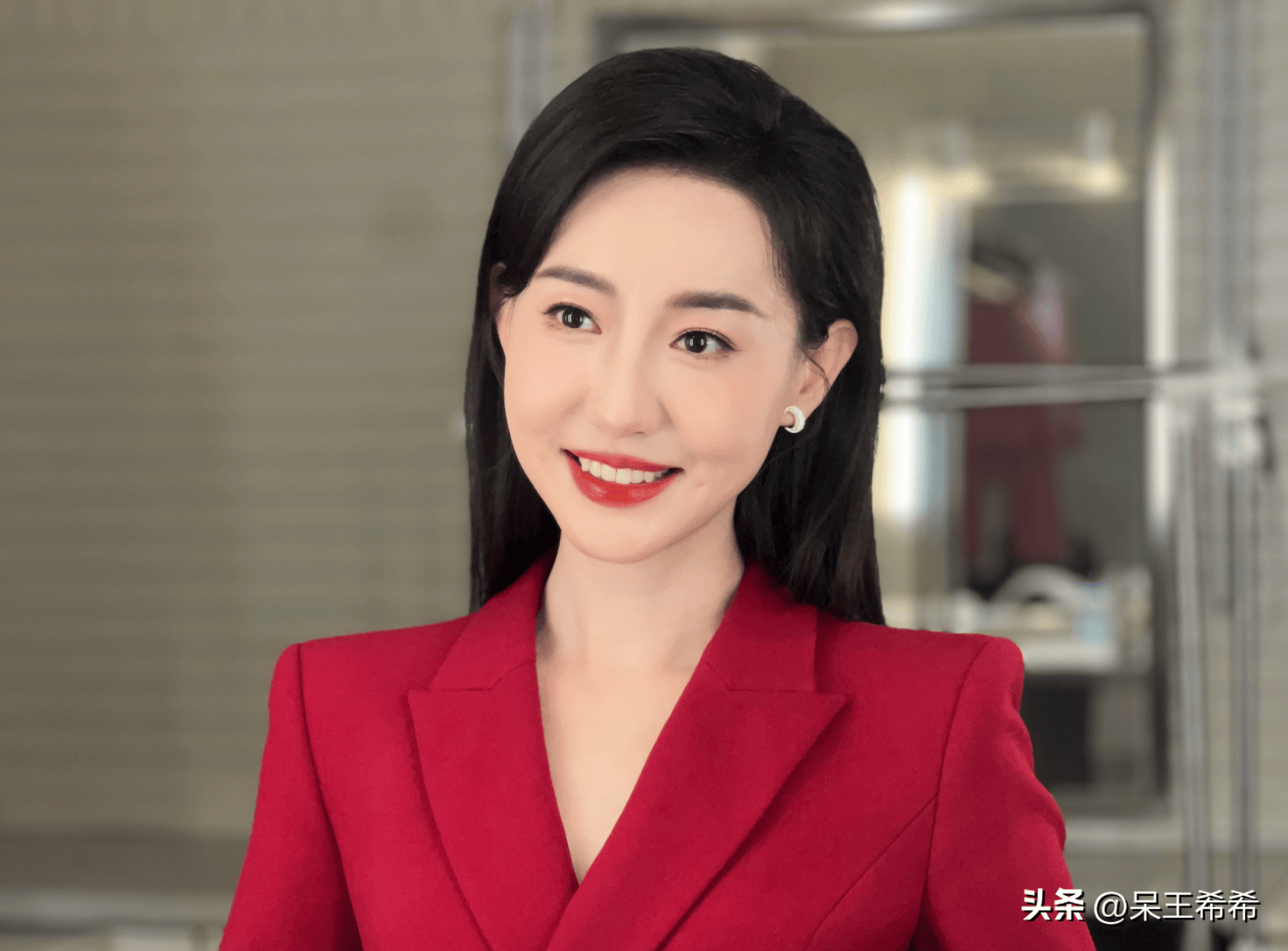 央视晚会主持候选阵容再度扩充,又一位新面孔得到重用