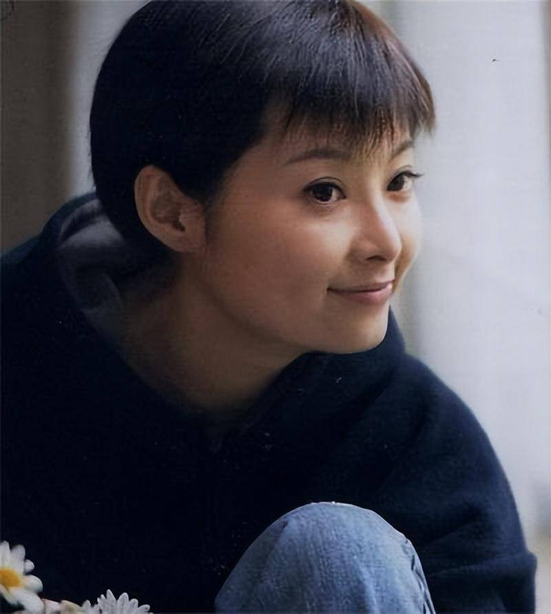 袁立:两段失败的婚姻,三婚嫁给穷苦诗人,如今状况如何