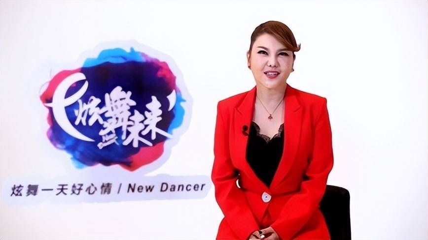 "出道走红,成为央视宠儿,被揭穿真面目后现状惊人_乌兰图雅_音乐_托娅