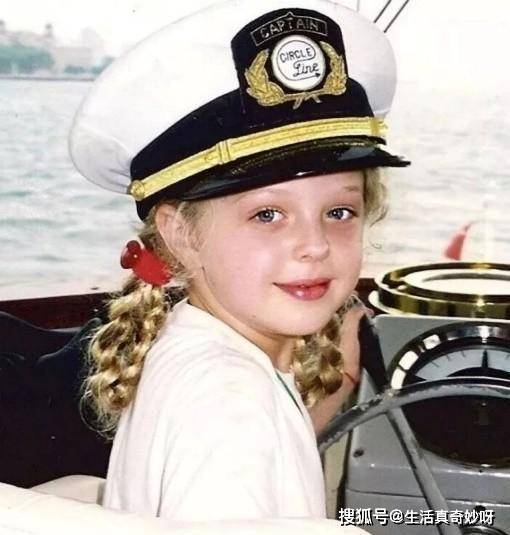 伊万卡妹妹:6岁失宠,被特朗普"踢出"遗产分配,和富二代订婚