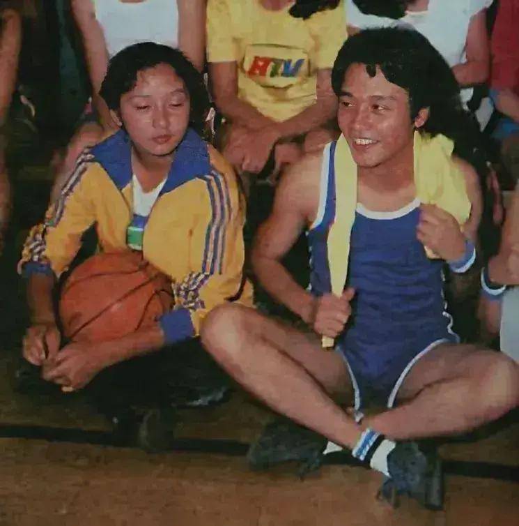 是年少轻狂的懵懂,那么与徐少强的相遇,则彻底改变了雪梨的人生轨迹