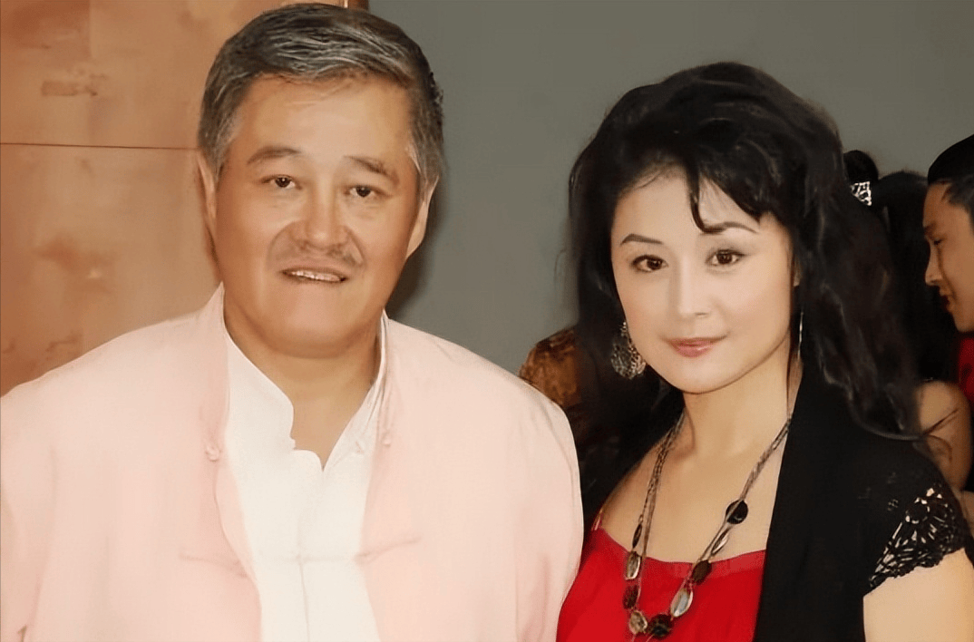 2000年她在希腊戏剧《圣井》中的表演,简直是惊艳四座!