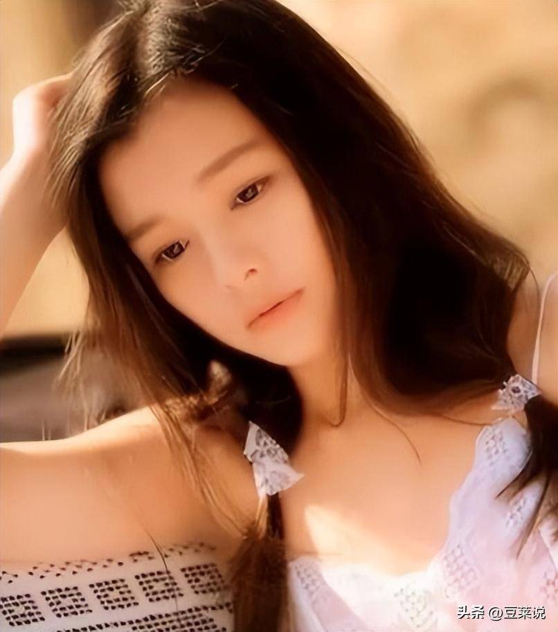 49岁徐若瑄回应患癌,嫁豪门打300针保胎生子,9年婚变儿子归前夫