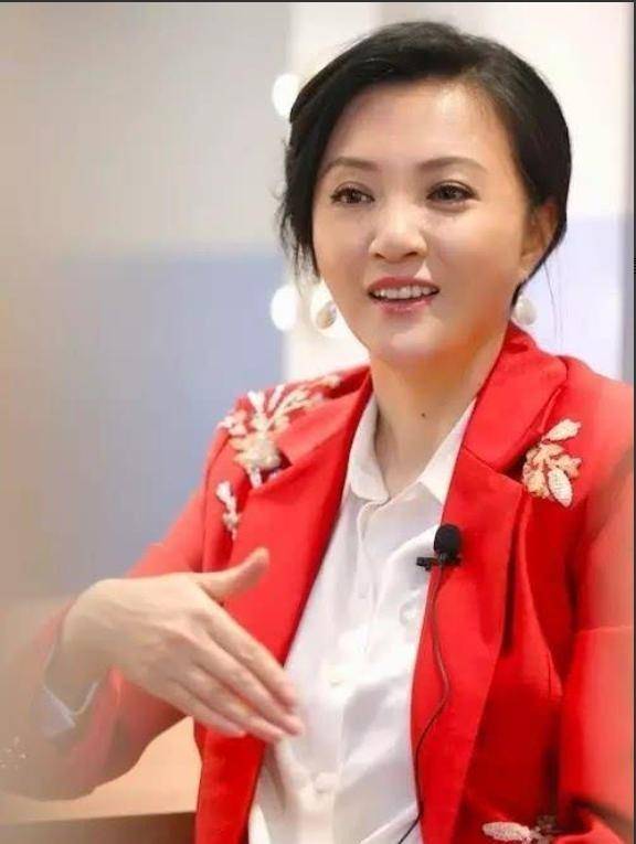 她是最悲惨女演员:5次上央视春晚,却遭同行排挤,毁掉大好前程