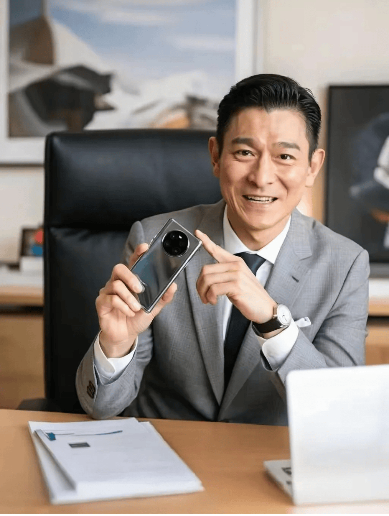 真机曝光?刘德华代言华为mate70系列,或搭载麒麟9100处理器