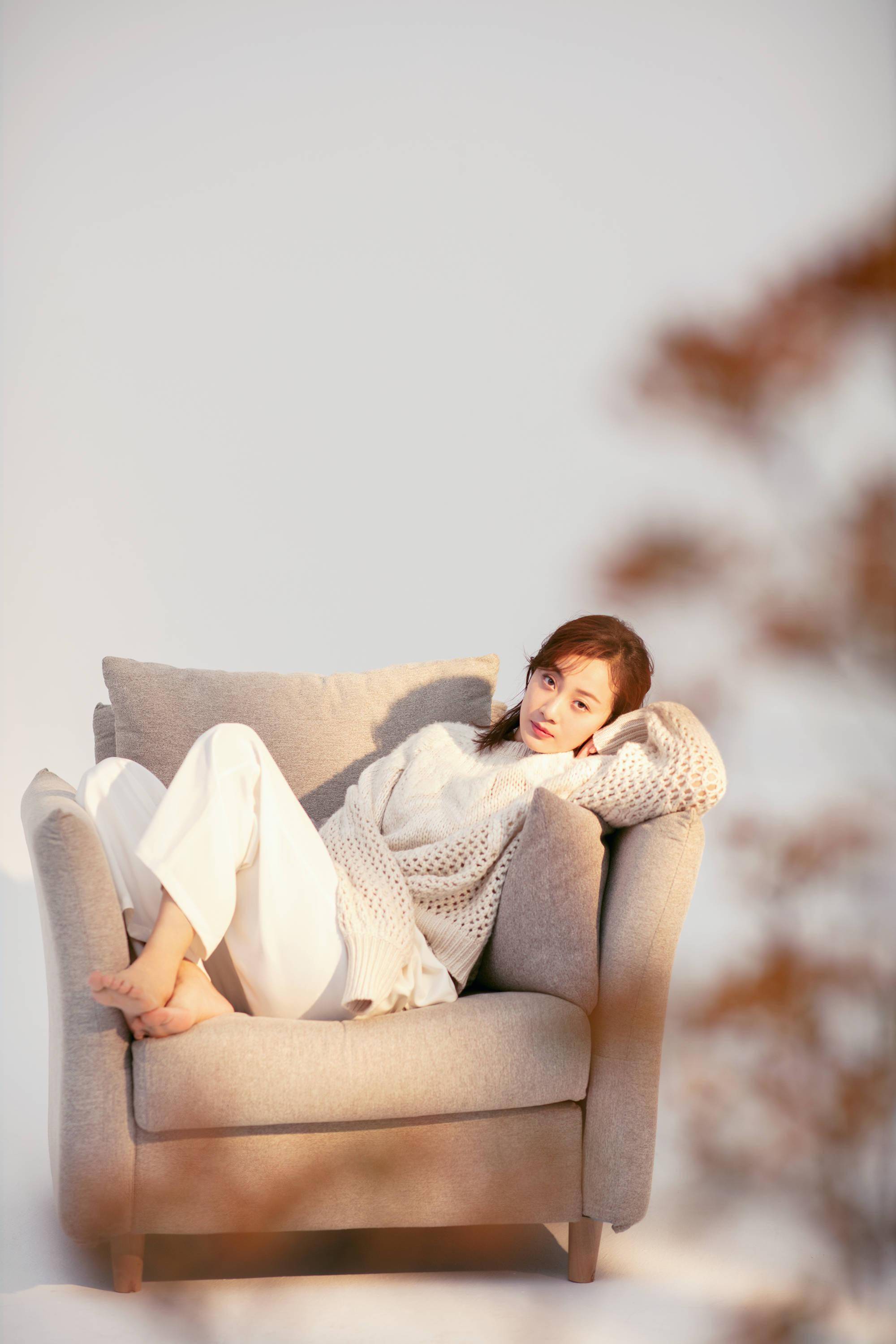 "徐佳宁做男友,徐梵溪也在演艺圈中走得很顺利,先后出演了《生死桥》