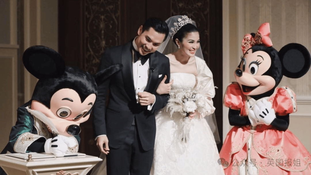 不仅如此,两人后来还包下东京迪士尼乐园举办婚宴并全程直播,一圆