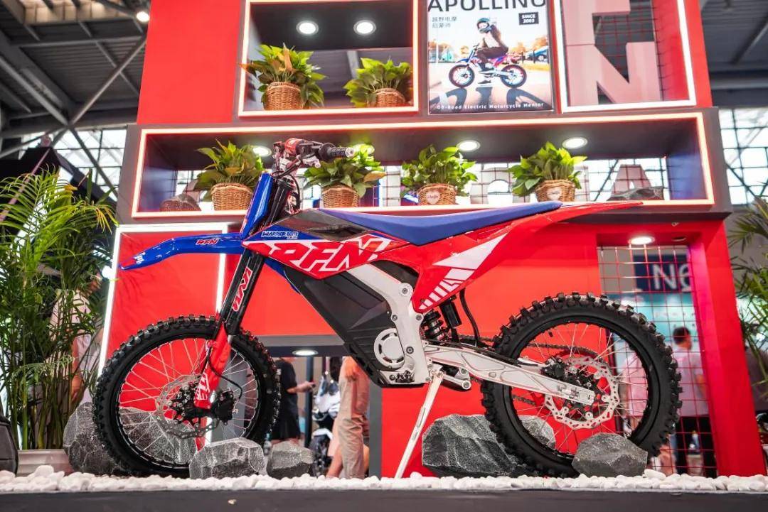 “战尊”登场！阿波罗（APOLLINO）RFN“战”家族系列首秀米兰EICMA，极致性能重塑电动越野新高度_搜狐汽车_搜狐网