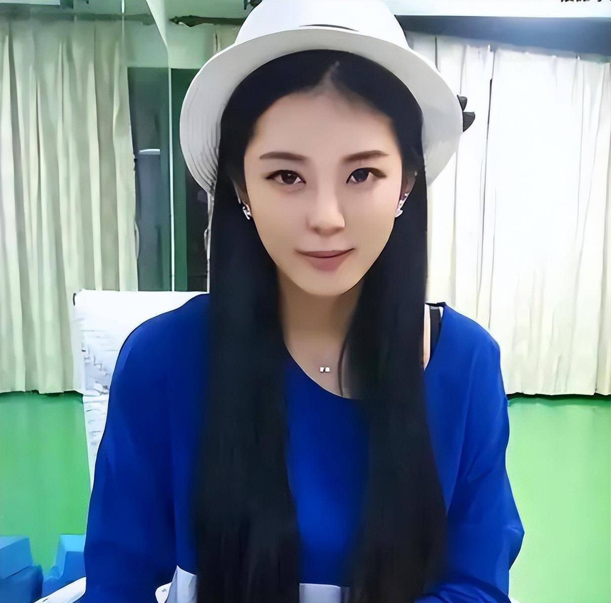 她被称为中国第一黄金身材,颜值也好,嫁个好丈夫幸福惹人羡