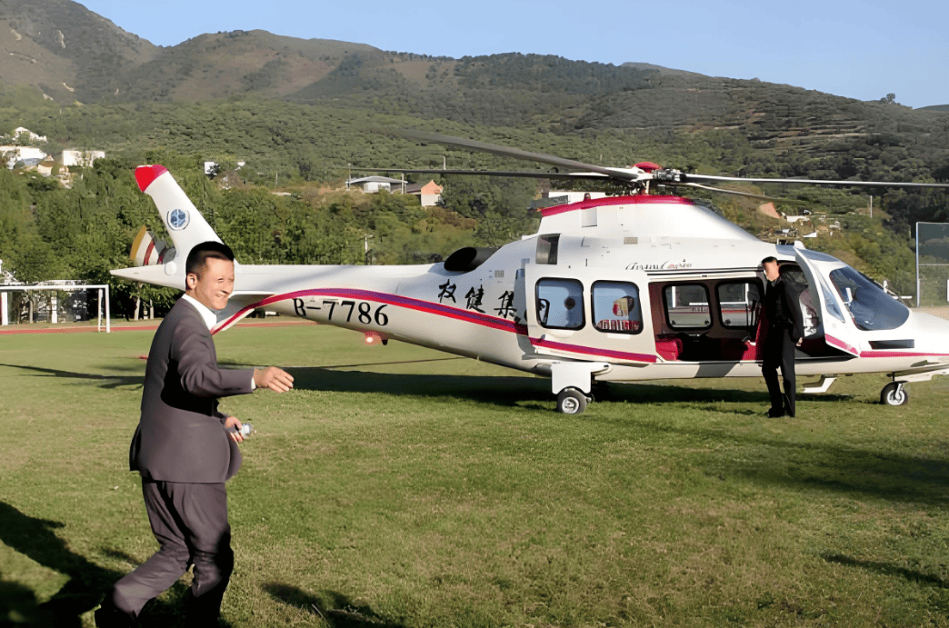 束昱辉:传销玩到上市,年销量两百亿元,号称要花21亿买梅西