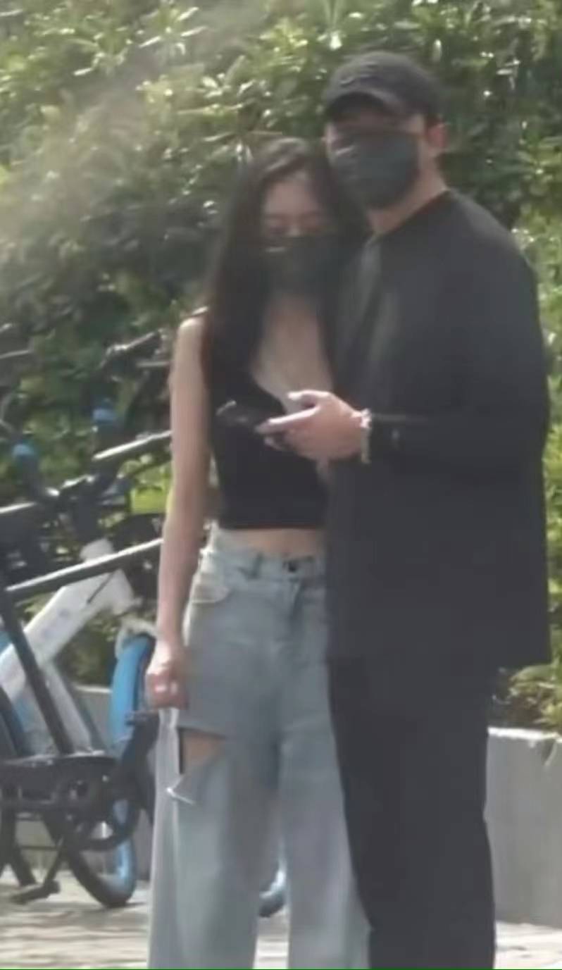 俞灏明和母亲一起与王晓晨吃饭,家长疑很满意女方,好事将近