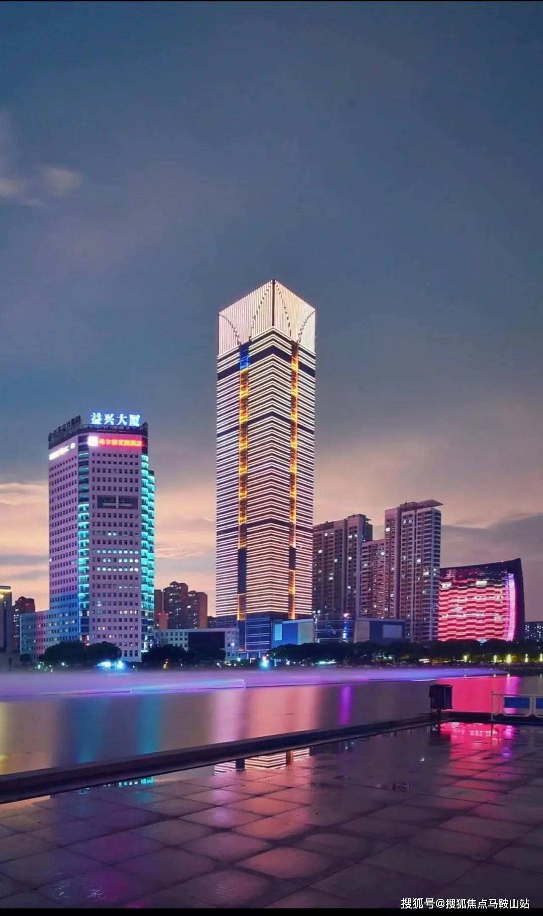 壁纸 大厦 建筑 夜景 1080_1821 竖版 竖屏 手机