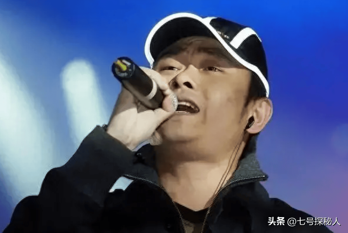 前妻在他低谷时,抛弃刚出生的女儿,现在的刀郎爱情事业双丰收