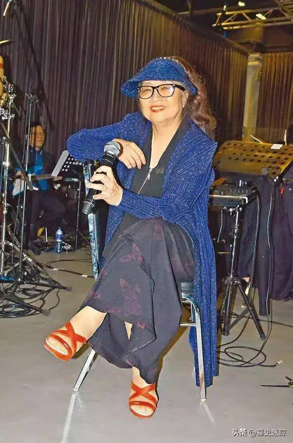 她宁愿离婚也不愿改变中国国籍,春晚为她破例,74岁仍单身_徐小凤_香港