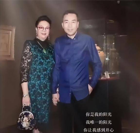 杨议老婆年轻照片图片