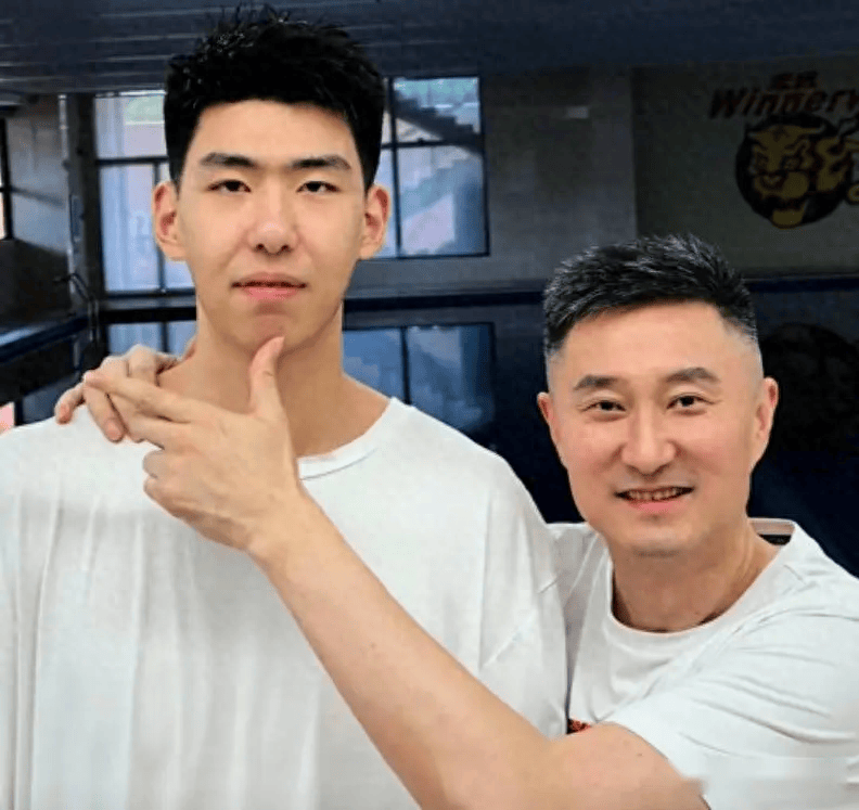 三场才137秒？广东队中锋郁闷了，先被踢出国家队，又被杜锋弃用