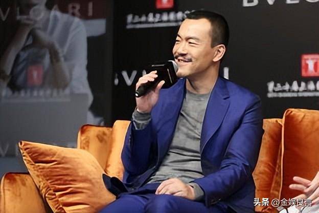 在姜文的邀请下,他们合作了《让子弹飞》这部经典影片,最终因为两人默