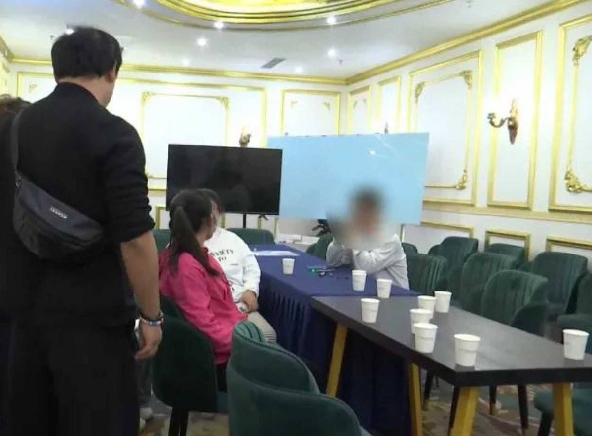 女子隆鼻失败欲维权 记者陪同却遭贵阳妍僖整形医院暴力阻拦(图6)