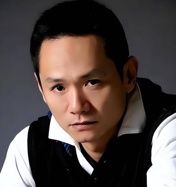 果靖霖:为让妻子多活几个月,隐瞒她的病情,思念亡妻至今未娶