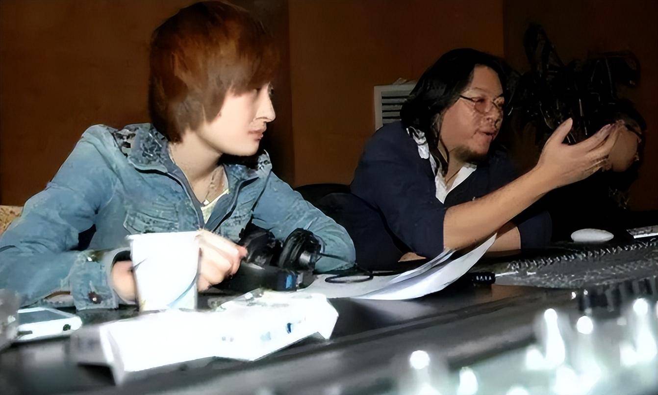 当众讽刺挖苦包小柏,还斥责帮曾轶可出专辑的高晓松,说他是个笨蛋