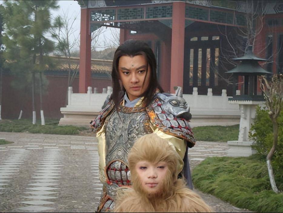 他直言与孙悟空对打的戏很累且危险,这样的印小天版二郎神,给观众留下