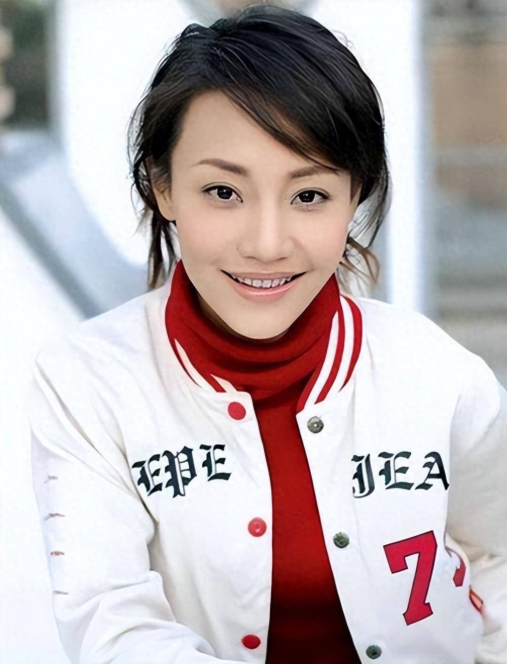 "红颜薄命"潘星谊:因滑倒撞碎鱼缸身亡,葬礼上姚晨哭成泪人