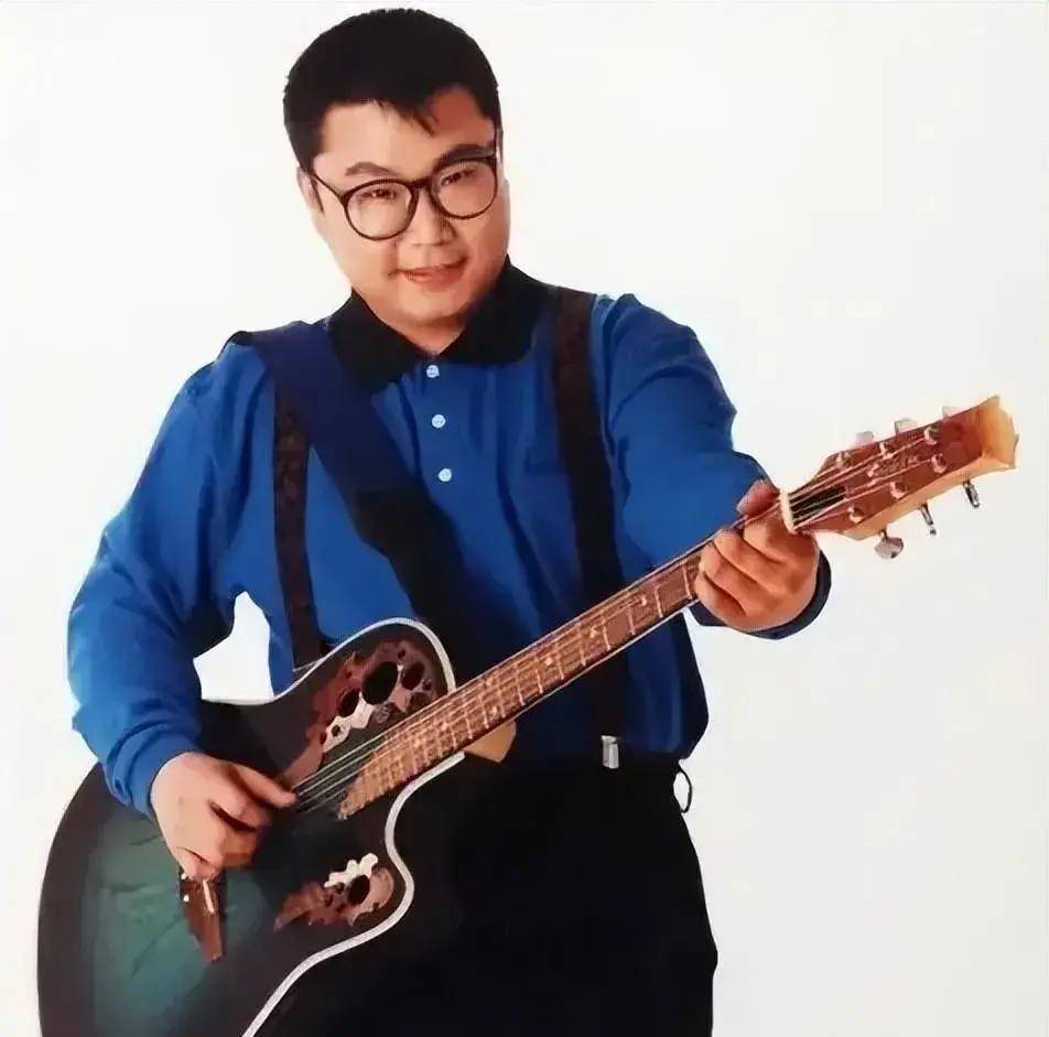 过气艺人的残酷真相,在54岁的尹相杰的身上,展现得淋漓尽致