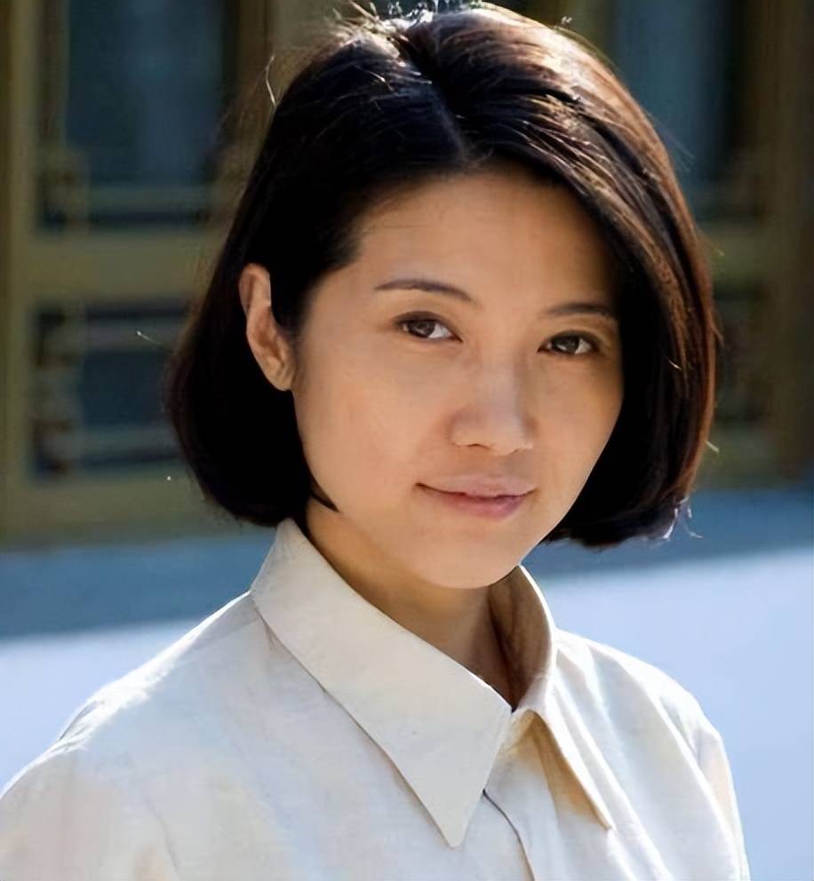 她是"最惨影后",凭实力拿下8次影后,如今52岁"无人敢娶"_颜丙燕_角色