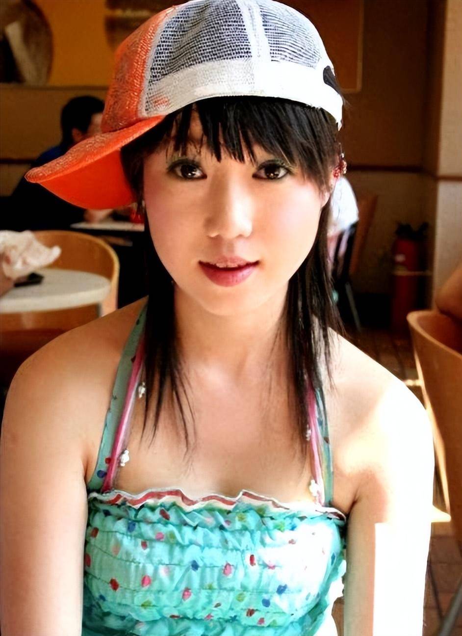 她是最红裸模张筱雨 22岁时拍写真走红全网
