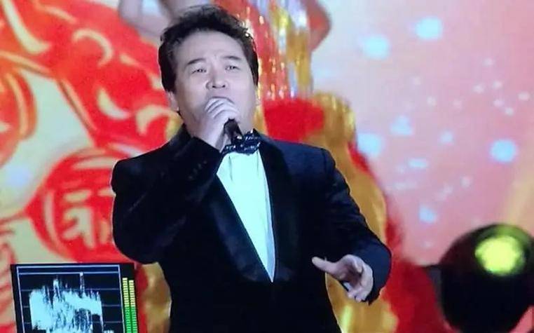 佟铁鑫,一婚娶歌手金曼生下儿子,二婚娶带娃林丹诗,如今咋样