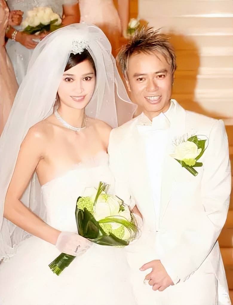 李克勤:妻子是港姐冠军,刘德华给他当伴郎,两人恩爱走过28年