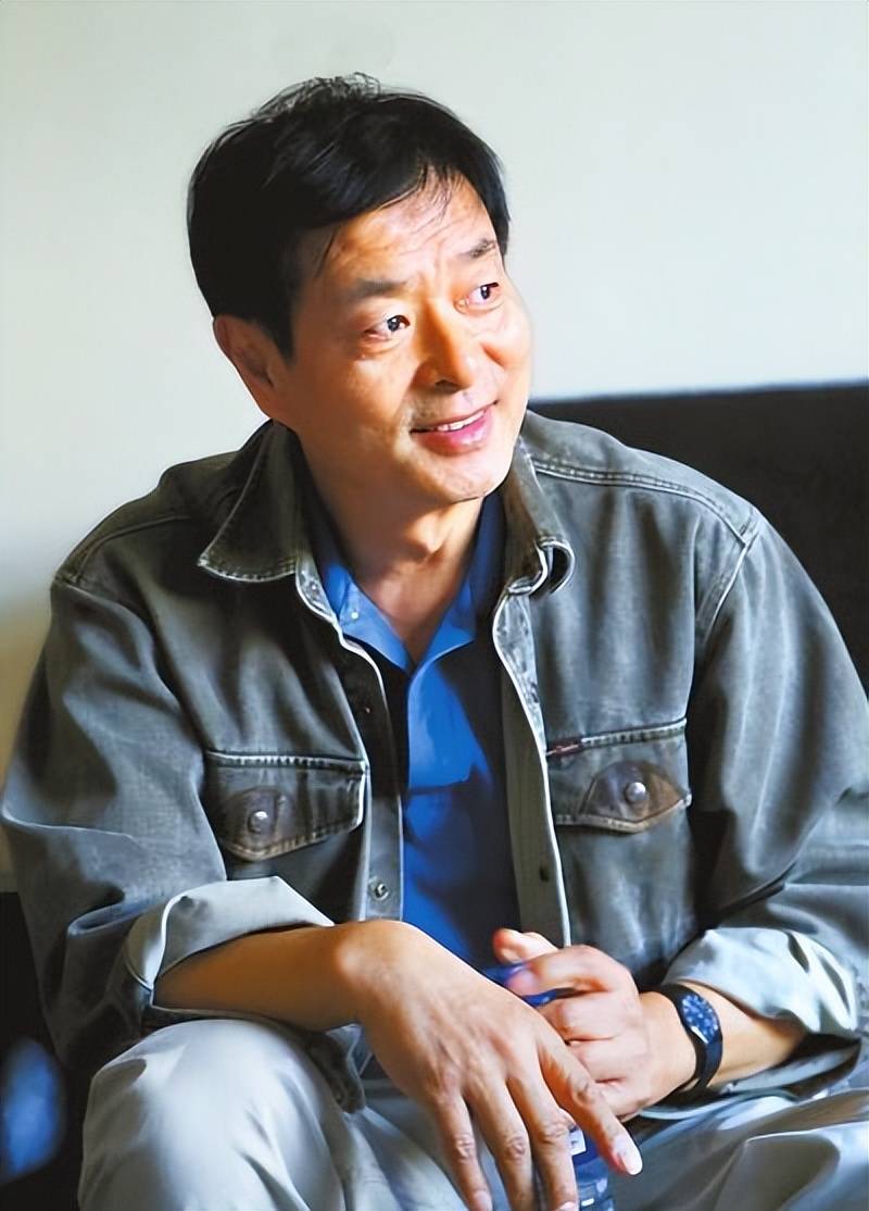 濮存昕当红时期急流勇退,几乎销声匿迹,是否是时代"抛弃"了他