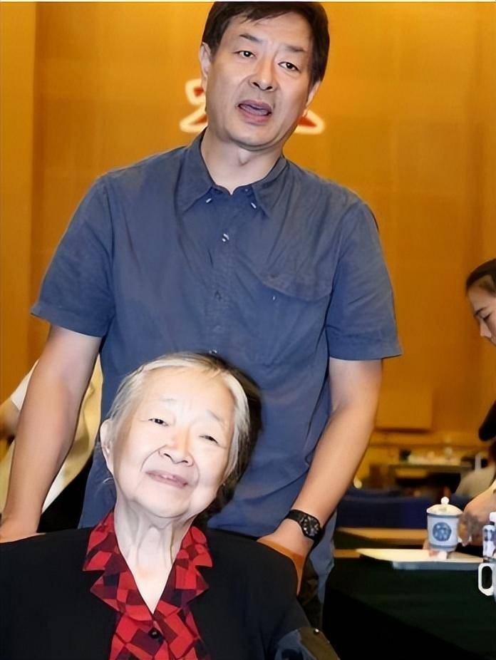 濮存昕当红时期急流勇退,几乎销声匿迹,是否是时代"抛弃"了他